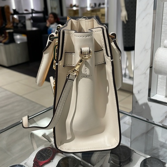 MICHAEL KORS Hamilton Small Two-Tone Satchel
COLOR GOLDEN ROD MULTI
NWT - Picture 10 of 16